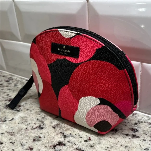 Kate Spade Laurel Way Domed Cosmetic Case NWOT - Picture 2 of 7